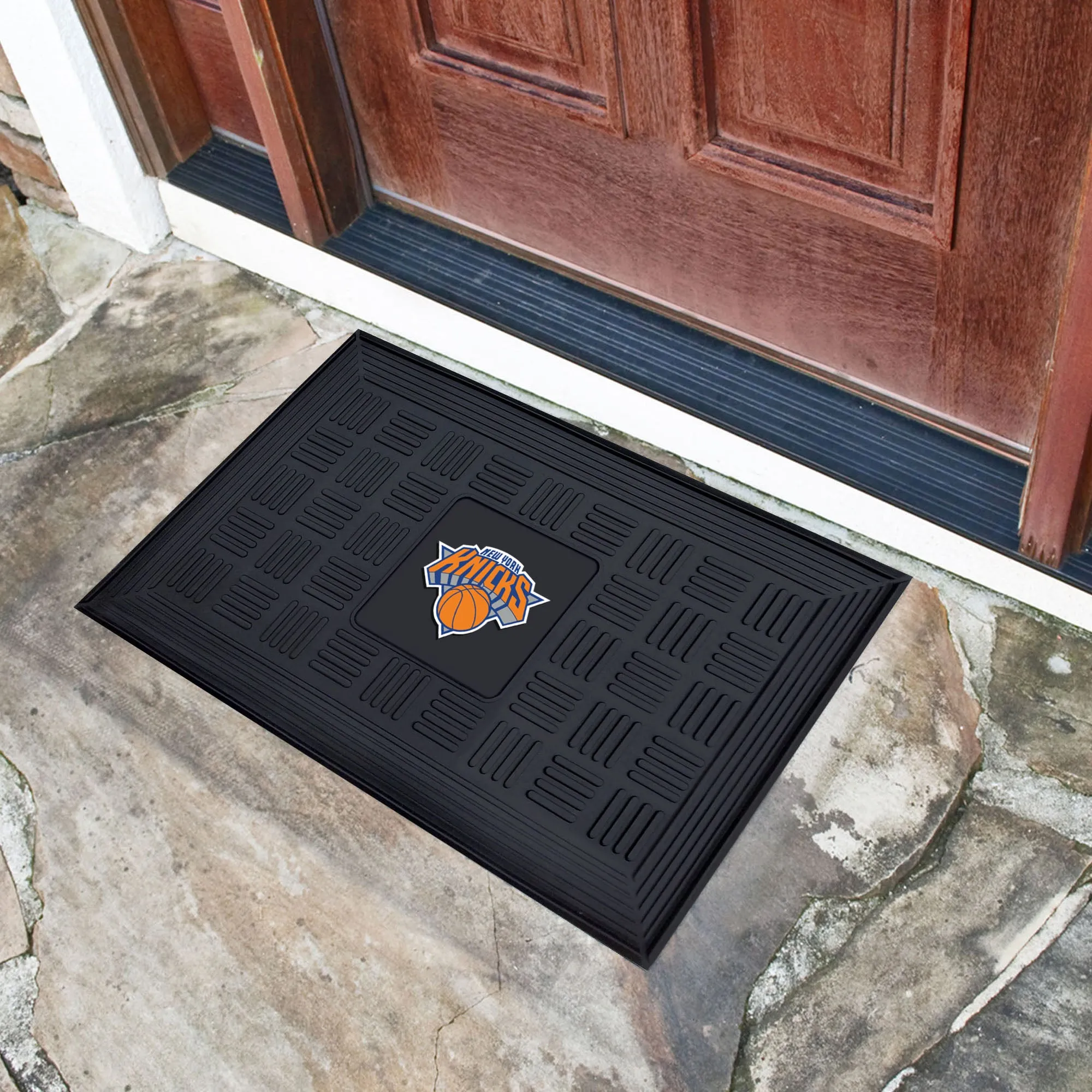 Fanmats New York Knicks Heavy Duty Vinyl Medallion Door Mat - 19.5" x 31"